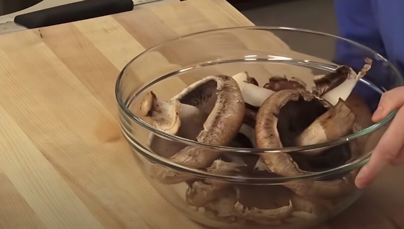 How to Cut Portobello Mushroom Properly